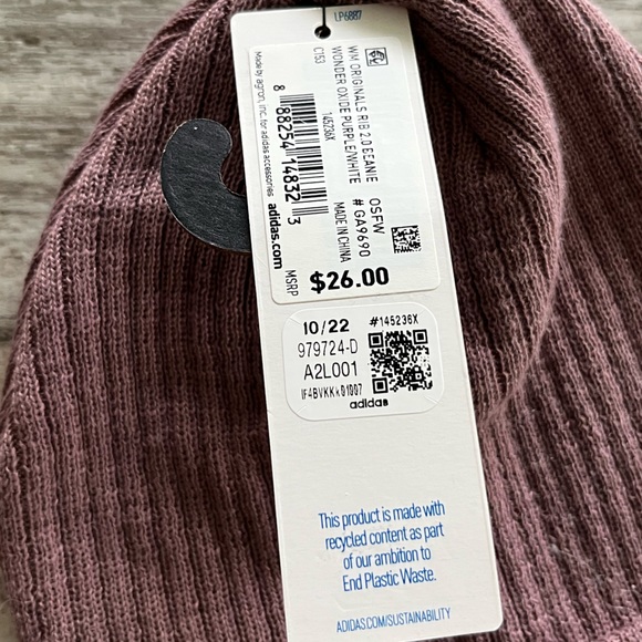 ADIDAS NWT Ribbed Women’s Beanie Hat. Color: Oxide Purple and White - Picture 3 of 4